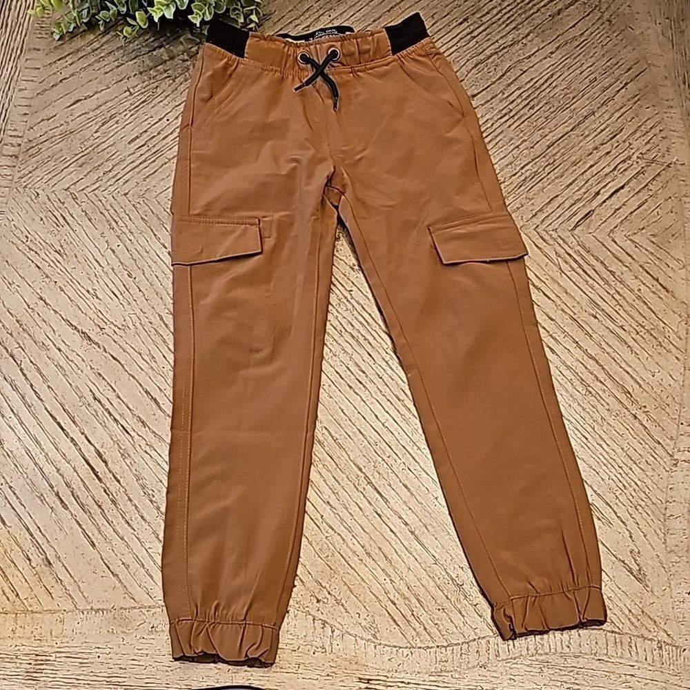 Tan joggers size 7 straight fit Buffalo  David Bitton